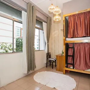 Escape Backpackers Kk Hostel